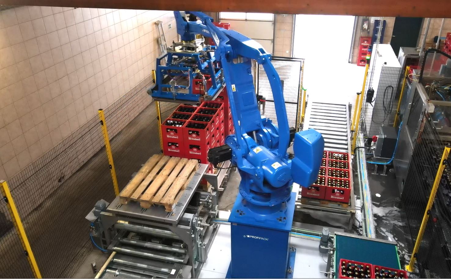 Palletizing and depalletizing robot brewery Uttendorf - Vitzthum